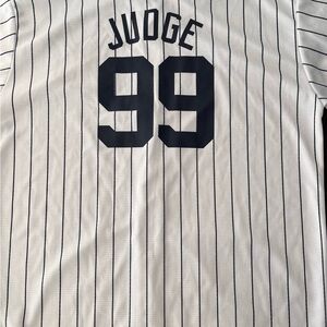 Aaron Judge #99 New York Yankees Majestic Coolbase MLB Jersey Youth XL (18/20)